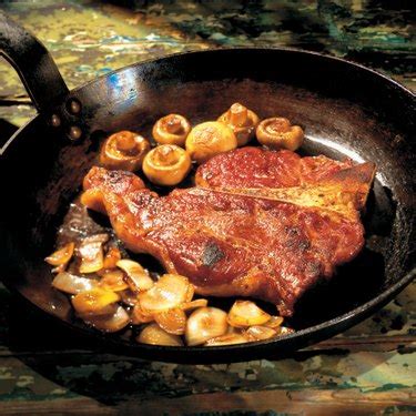 How to Cook a Boneless Arm Steak | livestrong