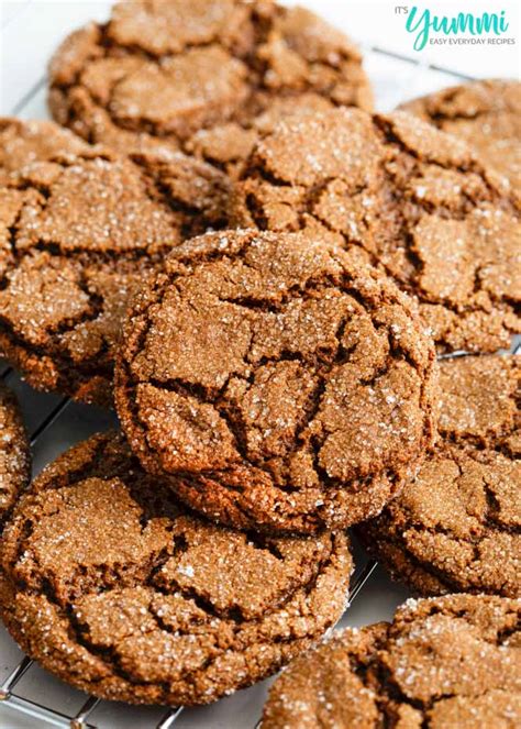 Molasses Crinkle Cookies | Easy Recipes by Its Yummi