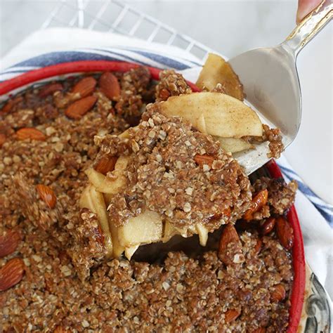 Apple Crisp with Oatmeal Topping Recipe | Quaker Oats