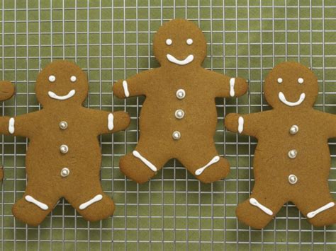 How to Make Gingerbread Cookies From Scratch