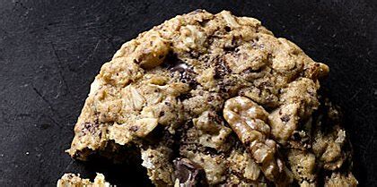 Chocolate Chunk and Walnut Oatmeal Cookies Recipe