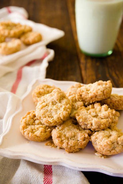 Four-Ingredient Crumb Cookies