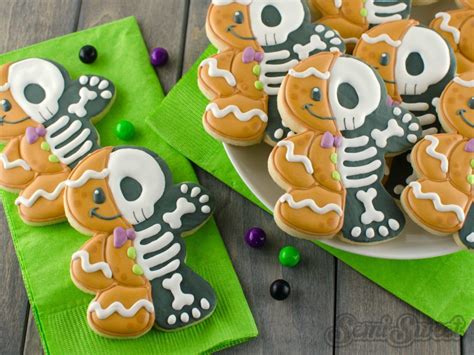 How to Make Gingerbread Man Skeleton Cookies