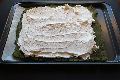 Keto Matcha Roll Cake - Ruled Me - Recipes