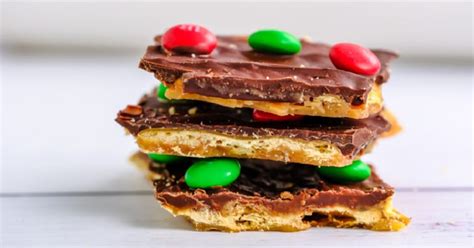 Christmas Crack Saltine Cracker Toffee - To Simply …