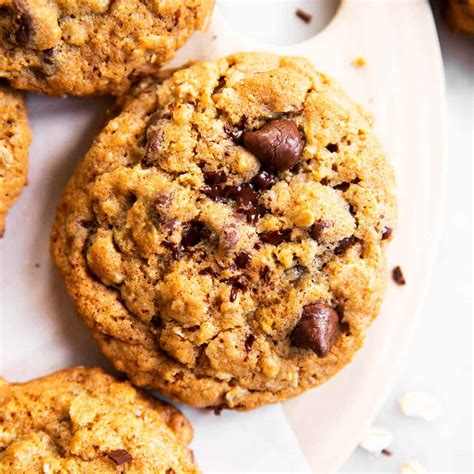 Easy Oatmeal Chocolate Chip Cookies Recipe - Savory …