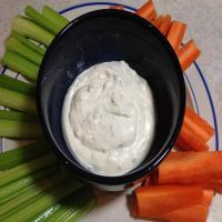MOM'S FAMOUS RAW VEGETABLE DIP