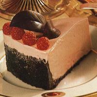 FROZEN WHITE CHOCOLATE AND RASPBERRY MOUSSE TORTE