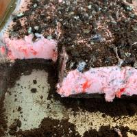 COOKIES AND PEPPERMINT ICE CREAM CAKE